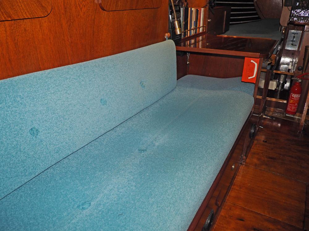 Salon, Accommodatie